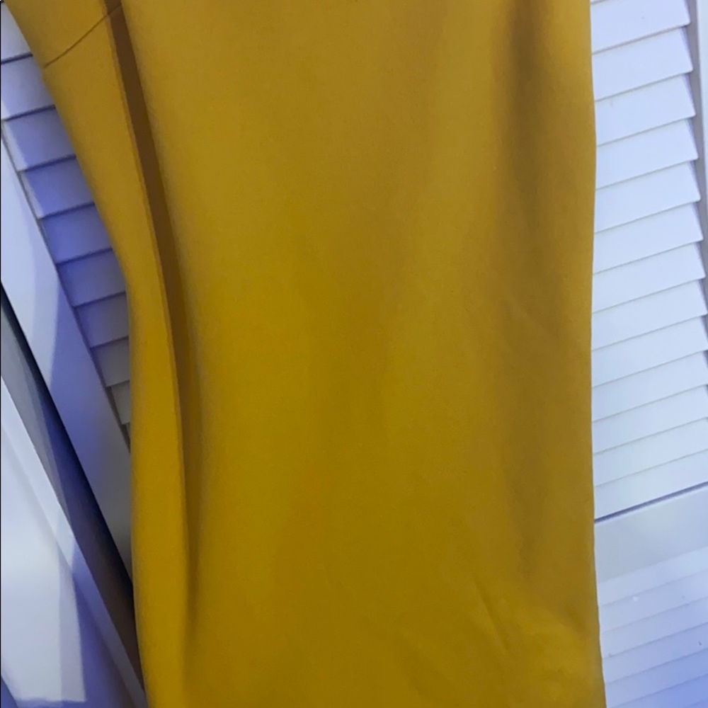 Yellow strapped body on dress - Picture 2 of 2